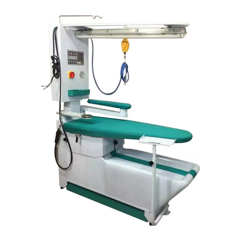 自带蒸汽发生器烫台