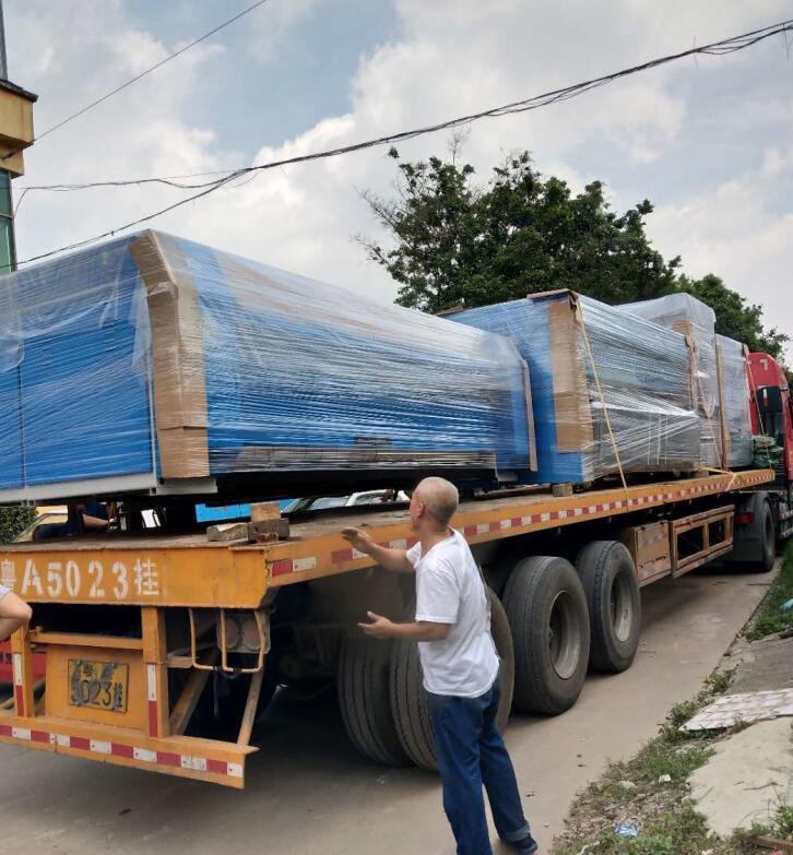 3台100公斤工业洗衣机发货汕头