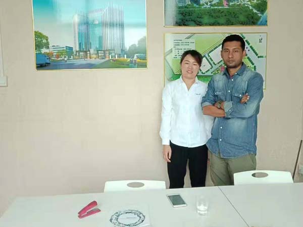 孟加拉客户来我力净工厂参观考察