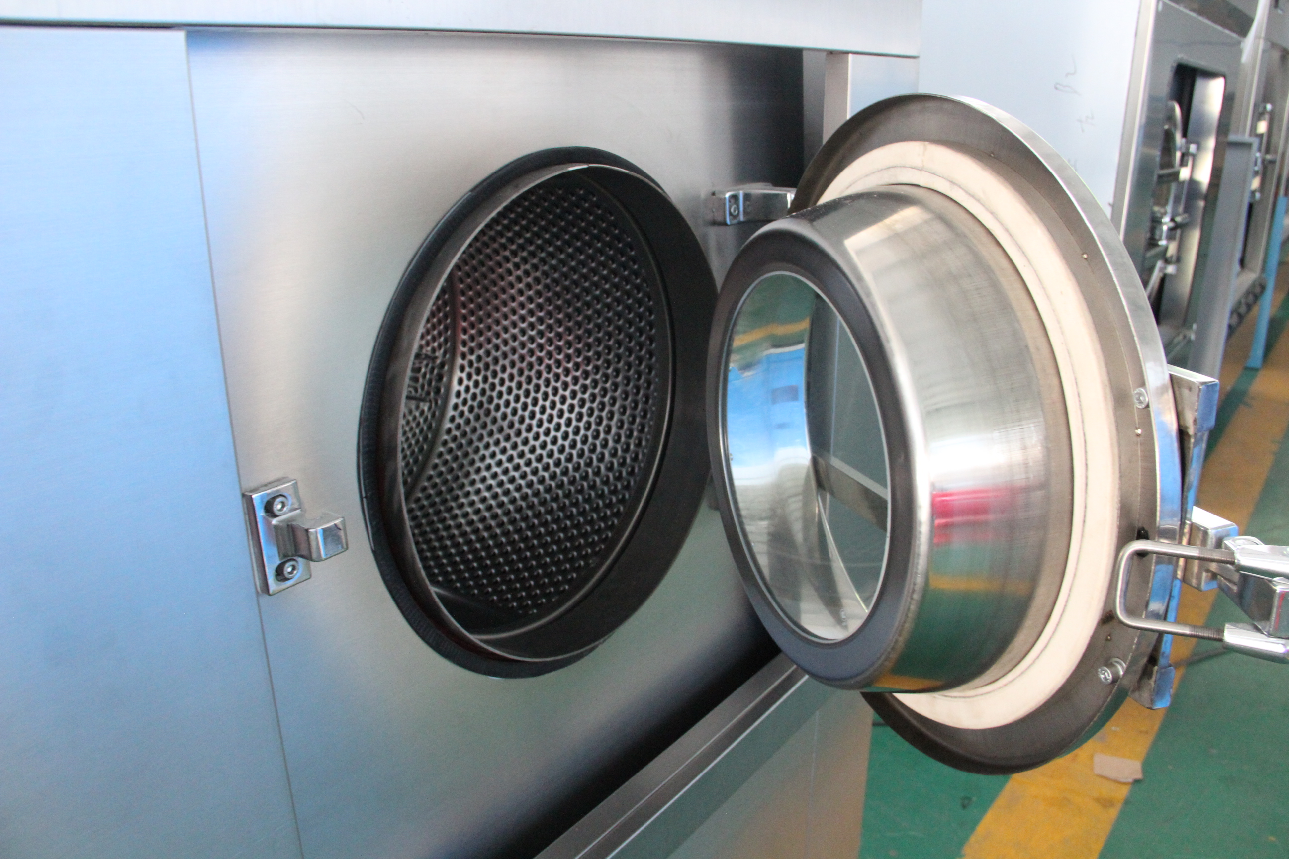 大型商用洗衣机的用法如何？应用在哪些领域？力净洗涤机械推荐